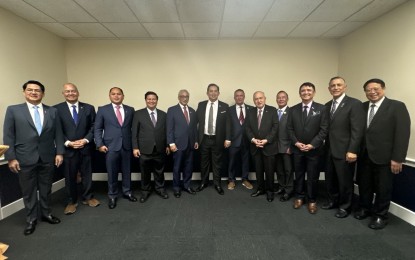 <p><strong>CAPITOL HILL MEETING.</strong> Speaker Ferdinand Martin G. Romualdez (6th from left) meets with US lawmakers during the US-Philippines Friendship Caucus at Capitol Hill in Washington, D.C. on Wednesday (April 17, 2024/US Time). The meeting was aimed at further strengthening ties and fostering collaboration between the two countries. <em>(Photo from House of Representatives website)</em></p>