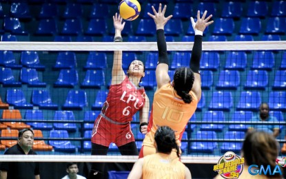 <p><strong>ATTEMPT</strong>. Lyceum's Janeth Tulang (No. 6) tips it in against San Sebastian College's Kamille Tan in the NCAA Season 99 women’s volleyball tournament at FilOil EcoOil Centre in San Juan City on April 12, 2024. Tulang scored 20 points in Lyceum's 25-21, 24-26, 18-25, 25-22, 15-11 win over Perpetual Help on Saturday (April 20). <em>(NCAA photo)</em></p>