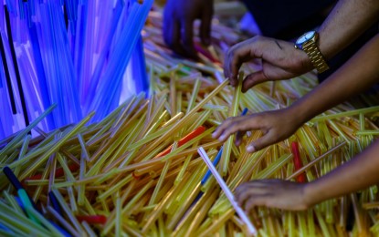 Plastic straws by JBondoc