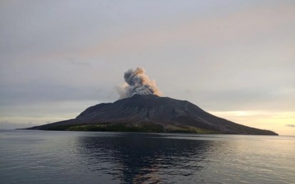 <p><strong>ERUPTION.</strong> Mount Ruang in Sitaro Islands, North Sulawesi, spewing volcanic ash as seen on Friday, April 19, 2024. The ertupion damaged 498 houses and public facilities.<em> (ANTARA)</em></p>