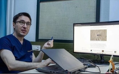 <p><strong>MICROPLASTICS</strong>.  Emrah Celtikci OF Türkiye's Gazi University Medical School Neurosurgery Department explains the existence of microplastics in brain cells.  This, he said would shed light on whether these products are a factor in various medical conditions. <em>(Anadolu)</em></p>
