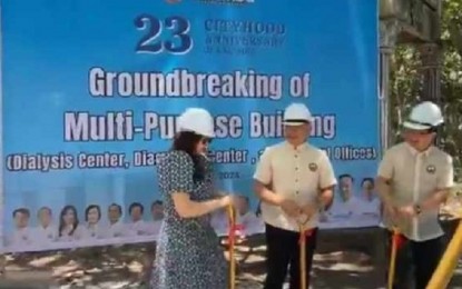 <p><strong>HEALTHCARE ACCESSIBILITY</strong>. Rep. Cha Hernandez, Calamba Mayor Roseller Rizal and Vice Mayor Angelito Lazaro, forming the triumvirate of Team CalamBago, lead the groundbreaking ceremony for the four-story multi-purpose building along Bacnotan Road in Barangay Real, Calamba City on Monday (April 22, 2024). The center will house a dialysis center, diagnostic and laboratory hub and an event place.<em> (Photo by Zen Trinidad)</em></p>