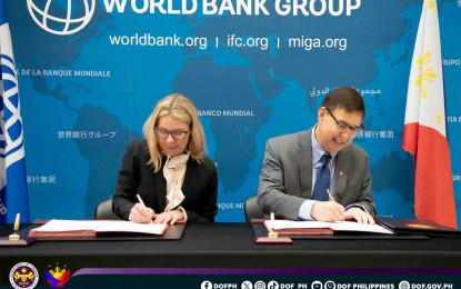 <p><strong>DISASTER RESPONSE.</strong> World Bank Group managing director Anna Bjerde (left) and Finance Secretary Ralph Recto sign the Rapid Response Option agreement on April 20, 2024 in Washington, DC. The Philippines is the first country to sign the agreement with the World Bank. <em>(Photo courtesy of DOF)</em></p>