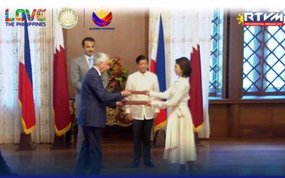<p><strong>ENHANCED TOURISM.</strong> Tourism Secretary Christina Frasco exchanges documents with Qatar State Minister for Foreign Affairs Soltan bin Saad Al-Muraikhi following the signing of a memorandum of understanding between the Philippines and Qatar on Monday (April 22, 2024) at the Malacañang Palace in Manila as President Ferdinand R. Marcos Jr. and Qatar Amir Sheikh Tamim bin Hamad Al-Thani look on. Under the MOU, the Philippines and Qatar will work toward encouraging tourist flows into each country. <em>(Photo courtesy of DOT)</em></p>