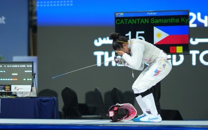 <p><strong>HAPPY TEARS.</strong> Samantha Catantan breaks down after officially claiming a Paris Olympics berth via the Asia-Oceania Zonal Qualifier in Fujairah, United Arab Emirates on Saturday (April 27, 2024). She nipped Kazakhstan’s Sofia Aktayeva, 15-14, in the women’s foil final to become the 12th Filipino qualifier. <em>(Photo courtesy of <span class="x193iq5w xeuugli x13faqbe x1vvkbs x1xmvt09 x1lliihq x1s928wv xhkezso x1gmr53x x1cpjm7i x1fgarty x1943h6x xudqn12 x3x7a5m x6prxxf xvq8zen xo1l8bm xzsf02u x1yc453h" dir="auto">International Fencing Federation</span>)</em></p>