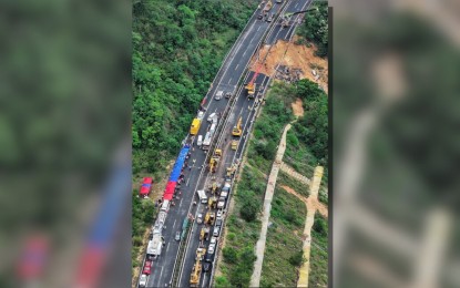 <p><strong>COLLAPSED.</strong> An aerial photo shows rescuers working at the site of a collapsed road section of the Meizhou-Dabu Expressway in Meizhou, south China’s Guangdong Province on Wednesday (May 1, 2024). At least 48 people died in the accident. <em> (Xinhua)</em></p>