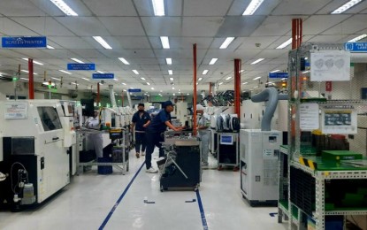 <p><strong>MANUFACTURING</strong>. Semiconductor and electronics manufacturing operation of EMS Group in its facility in Laguna Technopark Inc. SEZ, Biñan, Laguna. The companies in this sector are relocating their investments from China and exploring opportunities in the Philippines.<em> (PNA photo by Kris M. Crismundo)</em></p>