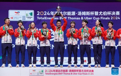 <p><strong>SWEEP</strong>. Team China celebrates during the awarding ceremony of the BWF Uber Cup Finals in Chengdu, southwest China's Sichuan province on Sunday (May 5, 2024). China swept both the men’s and women’s team titles.<em> (Xinhua/Shen Bohan)</em></p>