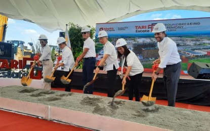 <p><strong>NEW ECOZONE.</strong> The groundbreaking ceremony of Aboitiz InfraCapital (AIC) Economic Estates for its TARI Estate in Tarlac City on Tuesday (May 7, 2024) is led  by (from left) AIC president and chief executive officer Cosette Canilao, PEZA Director General Tereso Panga, Aboitiz Group president and CEO Sabin Aboitiz, Trade Secretary Alfredo Pascual, Tarlac City Mayor Maria Cristina Angeles, and LIMA Land president and AIC Economic Estates head Rafael Fernandez de Mesa. AIC is investing PHP7 billion for the TARI Estate in Tarlac City over two years. <em>(PNA photo by Kris M. Crismundo)</em></p>