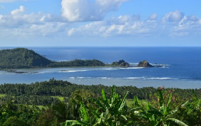 <p><strong>MARINE RESOURCE.</strong> A view from a mountain of the seawaters of Mapanas, Northern Samar. The local government has asked the Philippine Coast Guard to increase its presence in their town for the surveillance of foreign ships after the recent spotting of a Chinese research vessel nearby. <em>(Photo courtesy of Northern Samar Tourism Office)</em></p>