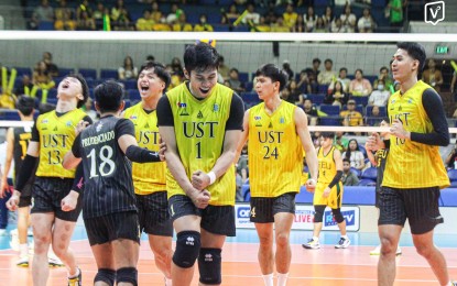 <p><strong>BACK IN THE FINALS.</strong> University of Santo Tomas players jubilate after beating Far Eastern University, 25-18, 21-25, 26-24, 26-24, in the rubber match of the UAAP Season 86 men's volleyball semifinals at Smart Araneta Coliseum on Wednesday (May 8, 2024). The Golden Spikers had to hurdle the top-seeded Tamaraws twice to set up a finals rematch against the National University Bulldogs. <em>(Photo courtesy of Varsitarian)</em></p>