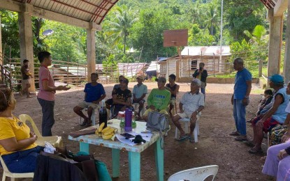 <p><strong>SACADA.</strong> The Sacada Desk of Antique's provincial government meets with sacadas in the northern town of Antique in this undated photo. Antique Provincial Board Pio Jessielito Sumande Sr. said in an interview Tuesday (May 14, 2024) that the provincial government would partner with the Technical Education and Skills Development Authority (TESDA) for the “Gulayan sa Barangay” and other skills training programs for sacadas and their families. (<em>Photo courtesy of Sacada Desk)</em></p>