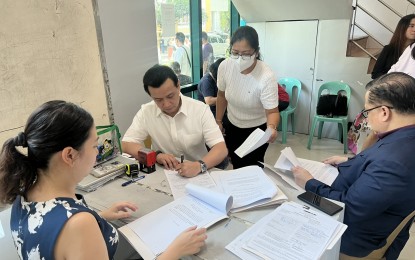 <p><strong>RAPS FILED.</strong> Former Senator Antonio Trillanes IV files libel and cyber libel cases against supporters of former President Rodrigo R. Duterte before the Quezon City Prosecutor’s Office on Tuesday (May 14, 2024). Among the respondents are former presidential spokesperson Harry Roque and media network Sonshine Media Network International. <em>(Contributed photo)</em></p>