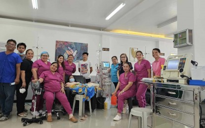 <p><strong>FREE TREATMENT</strong>. The staff of Palompon Dialysis Center in Leyte with one of their patients. Town Mayor Ramon Oñate said on Wednesday (May 15, 2024) it is offering free dialysis treatment at the center. <em>(Photo courtesy of Palompon Dialysis Center)</em></p>