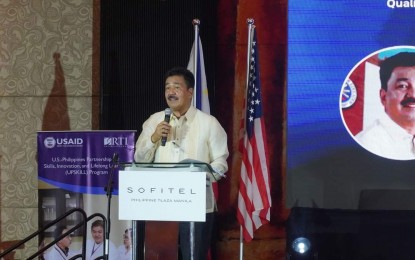 <p><strong>FELLOWSHIP PROGRAM.</strong> Commission on Higher Education (CHED) chairperson J. Prospero de Vera delivers his message during the launching of the new Higher Education Innovation (HEI) Leaders Fellowship Program at the Sofitel Philippine Plaza Manila in Pasay City on Monday (May 13, 2024). The program seeks to develop leaders who will inspire change and strengthen the country’s higher education sector through innovation and collaboration.<em> (Photo courtesy of CHED)</em></p>