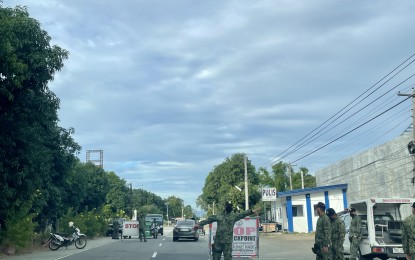 <p><strong>CHECKPOINT</strong>. Police officers conduct checkpoint in strategic parts of Ilocos Norte in this undated photo. Authorities seized from a real estate agent from Pinili, Ilocos Norte about 250 grams of suspected shabu, estimated at PHP1.7 milion, in one of the checkpoints on Wednesday (May 15, 2024). <em>(File photo by Leilanie G. Adriano)</em></p>