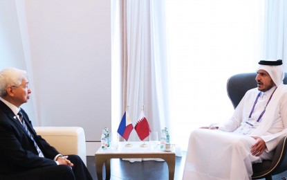 <p><strong>BOOSTING ECONOMIC TIES</strong>. Trade and Industry Secretary Fred Pascual and Sheikh Mohammed Bin Hamad Bin Qassim Al-Abdullah Al-Thani of the Qatar Ministry of Commerce and Industry meet on the sidelines of the Qatar Economic Forum in Doha on Wednesday (May 15, 2024). Both countries agreed to finalize the ratification process of the Philippines-Qatar Investment Promotion and Protection Agreement within the year. <em>(Photo courtesy of DTI)</em></p>