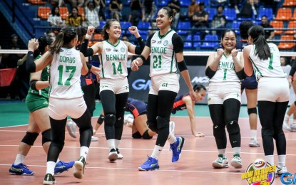<p><strong>CLOSER TO THE CROWN.</strong> The College of Saint Benilde Lady Blazers celebrate after beating the Letran Lady Knights in Game 1 of the NCAA Season 99 women’s volleyball finals at FilOil EcoOil Centre in San Juan on Sunday (May 19, 2024). CSB is eyeing a third consecutive title. <em>(NCAA photo)</em></p>