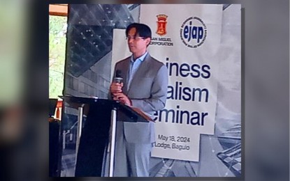 <p>ARTIFICIAL INTELLIGENCE. Bangko Sentral ng Pilipinas-Department of Economic Statistics senior director Redentor Paolo Alegre Jr. speaks during the seminar hosted by the Economic Journalists Association of the Philippines in Baguio City on Saturday (May 18, 2024). He said artificial intelligence has been helping the BSP for around six years already and this will continue as the central bank bids to further enhance its data-gathering capacity.<em> (PNA photo by Joann S. Villanueva)</em></p>