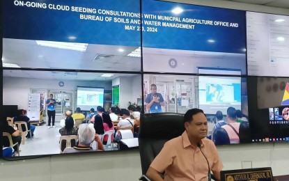 <p><strong>CLOUD SEEDING.</strong> Iloilo Governor Arthur Defensor, on Thursday (May 23, 2024), listens as Provincial Agriculture Office (PAO) head, Dr. Ildefonso Toledo, talks about the cloud seeding operation in Western Visayas set next week. Toledo said farmers with harvestable vulnerable high-value crops are advised to start harvesting in preparation for the operation. <em>(PNA photo by PGLena)</em></p>