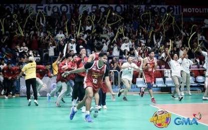 <p><strong>4-PEAT</strong>. The University of Perpetual Help Altas celebrate after winning their fourth straight title in the NCAA Season 99 men’s volleyball at FilOil EcoOil Centre in San Juan on Sunday (May 26, 2024). Perpetual swept Emilio College, 25-14, 25-22, 29-27. <em>(NCAA photo)</em></p>