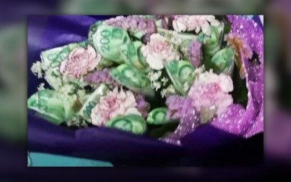 DepEd Antique discourages money bouquets during graduation rite
