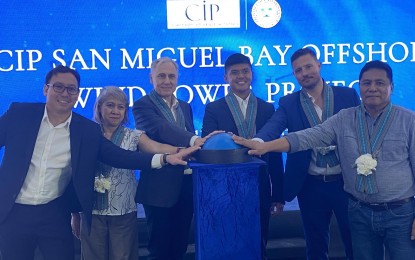 <p><strong>RENEWABLE ENERGY. </strong>Danish Ambassador to the Philippines Franz-Michael Mellbin (3rd from left) together with Camarines Sur Governor Vincenzo Renato Luigi Villafuerte (4th from left) and other key officials from the Department of Energy and Copenhagen Infrastructure Partners lead the ceremonial launching of the San Miguel Bay Offshore Wind Project at the Camarines Watersports Center in Pili, Camarines Sur on Thursday (May 30, 2024). About 1,000 megawatts of power will be produced by the offshore wind project.<em> (PNA photo by Connie Calipay)</em></p>