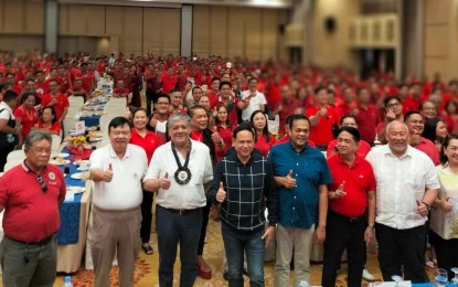 Almost 1K Iloilo, Guimaras officials join President's party