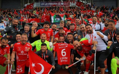 Turkish amputee football team blanks Israel, protests war on Gaza