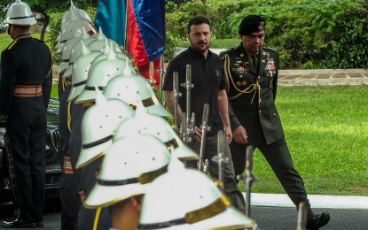 <p><strong>PH VISIT</strong>. Ukrainian President Volodymyr Zelenskyy arrives at the Malacañan Palace for a bilateral meeting with President Ferdinand R. Marcos Jr. on Monday (June 3, 2024). Marcos and Zelenskyy earlier met in the 21st International Institute for Strategic Studies Shangri-La Dialogue in Singapore. <em>(Presidential Photojournalists Association photo)</em></p>