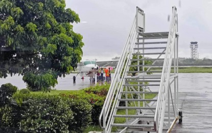 <p><strong>SUSPENDED FLIGHT</strong>. Sky Pasada canceled the Laoag-Basco flight on Wednesday afternoon (June 5, 2024) due to heavy rains. At least 11 passengers were stranded at the Laoag International Airport. <em>(Photo</em> <em>courtesy of Bernardo Ver)</em></p>
<p> </p>