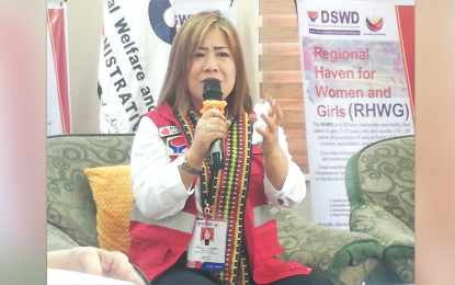 <p><strong>PROJECT BRIEFING</strong>. Department of Social Welfare and Development-Cordillera Director Maria Aplaten briefs the media on “Project Lawa” (Local Adaptation for Water Access) during the Bagong Pilipinas press conference in Baguio City on Tuesday (June 11, 2024). The project is set to benefit more than 8,300 individuals in 221 barangays.<em> (PNA photo by Liza T. Agoot)</em></p>