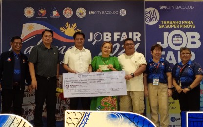 DOLE grants P5.35-M TUPAD aid to 9 Bacolod City barangays 