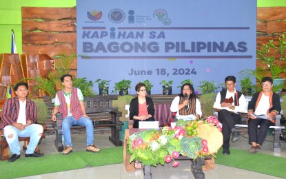 <p><strong>AGRICULTURE UPDATE.</strong> Jennilyn Dawayan (4th from left), regional executive director of the Department of Agriculture in the Cordillera Administrative Region, leads in briefing the media about the programs, projects, activities, and accomplishments of the agency during the 'Bagong Pilipinas' press conference in Baguio City on Tuesday (June 18, 2024). Among the topics discussed is the agency’s preparation for the La Niña phenomenon, which is anticipated to affect the region’s agriculture industry. <em>(PNA photo by Liza T. Agoot)</em></p>