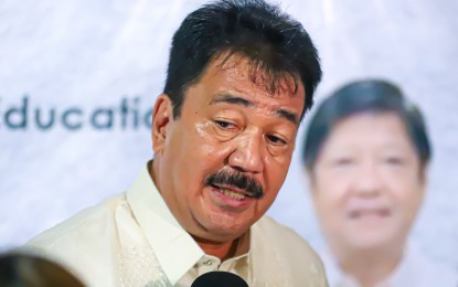 <p><strong>GLOBAL RANKINGS.</strong> Commission on Higher Education (CHED) Chairperson J. Prospero de Vera III says the government is intensifying internationalization efforts to support Philippine higher education institutions (HEI) in an ambush interview on Tuesday (June 18, 2024). He said that there are now 86 Philippine HEIs ranked worldwide, compared to 52 in 2023. <em>(PNA photo by Robert Alfiler)</em></p>