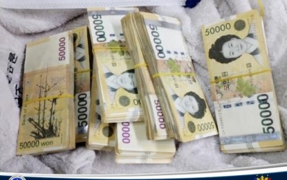 <p><strong>INTERCEPTED.</strong> Philippine authorities intercept 80 million Korean won (around PHP3.3 million) from two South Korean travelers at the Ninoy Aquino International Airport (NAIA) Terminal 1 on Tuesday (June 25, 2024). The BOC on Wednesday (June 26) reported that the amount of undeclared foreign currencies seized from travelers has reached PHP20.7 million since the start of this year. <em>(Photo courtesy of BOC)</em></p>