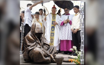 <p><strong>SYMBOL OF COMPASSION.</strong> Manila Archbishop Jose Cardinal Advincula leads the blessing of the life-size statue portraying Jesus Christ as a homeless beggar at the Baclaran Church on Thursday (June 27, 2024). The sculpture was installed to encourage charity and “nurture devotion through a genuine concern for the most abandoned and the poor.”<em> (Photo courtesy of CBCP News)</em></p>