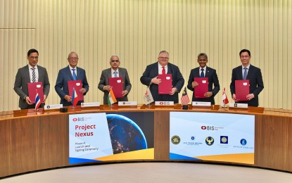 <p><strong>PROJECT NEXUS.</strong> Governor Sethaput Suthiwartnarueput of Bank of Thailand (from left), Governor Eli Remolona Jr. of Bangko Sentral ng Pilipinas, Governor Shri Shaktikanta Das of Reserve Bank of India, General Manager Agustín Carstens of Bank for International Settlements, Governor Datuk Abdul Rasheed Ghaffour of Bank Negara Malaysia, and Managing Director Chia Der Jiun of Monetary Authority of Singapore during the Project Nexus Phase 4 launch and signing ceremony held at Basel, Switzerland on June 30, 2024. Project Nexus seeks to enhance cross-border payments by connecting multiple domestic instant payment systems (IPS) globally. <em>(Photo courtesy of BSP)</em></p>