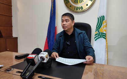 <p><strong>RICE FOR ALL</strong>. Agriculture Assistant Secretary Arnel de Mesa says the Rice for All program may be launched on Friday (July 12, 2024) to benefit the general population with cheaper rice, during an interview in Quezon City on Wednesday (July 10). He said the price range may be around PHP45 per kilogram to PHP48/kg. <em>(PNA photo by Stephanie Sevillano)</em></p>