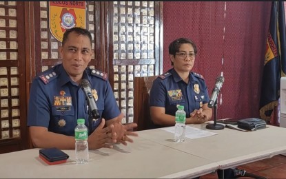 <div dir="auto"><strong>ILLEGAL DRUGS</strong>. Ilocos Norte Police Provincial Office director, Col. Frederick Obar (left) conducts a media conference on Wednesday (July 10, 2024) in Camp Valentin S. Juan in Laoag City regarding the recovered shabu packages in the province. On Friday (July 12), the police confirmed that the plastic package found by a fisherman floating on the waters of Barangay Davila, Pasuquin town in Ilocos Norte contains 995.31 grams of shabu worth around PHP6.7 million. <em>(Photo courtesy of the INPPO)</em></div>