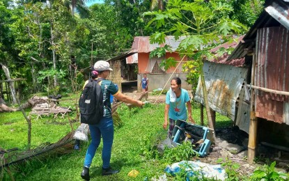 <p><strong>CLEANUP.</strong> Antique Integrated Provincial Health Office (IPHO) personnel during their dengue awareness campaign in Tobias Fornier, Antique on June 20, 2024. Dr. Cara Uy, Antique Integrated Provincial Health Office (IPHO) Medical Specialist II, said in an interview Friday (July 12, 2024) they are urging the public to increase their efforts to protect themselves from dengue and leptospirosis during the rainy season. <em>(Photo courtesy of Antique IPHO)</em></p>