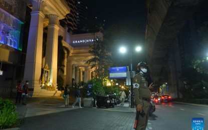 <p><strong>GRISLY.</strong> A police officer guards at a hotel where six foreign nationals were found dead in downtown Bangkok, Thailand on July 16, 2024. Reports said the death of the six individuals were likely caused by poisoning. <em>(Xinhua)</em></p>