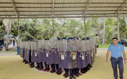 <p><strong>DRILL.</strong> A Civil Disturbance Management team from the Negros Oriental Police Provincial Office undergo a refresher course on Thursday (July 18, 2024). Police personnel are also conducting simulated exercises in anticipation of possible local protest actions during Monday's State of the Nation Address of President Ferdinand Marcos Jr.<em> (Photo courtesy of NOPPO)</em></p>