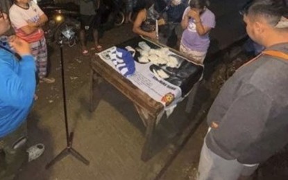 <p><strong>BIG HAUL.</strong> A woman listed as a high-value individual yields a total of PHP10.2 million suspected shabu in a sting operation in Barangay Bulacao, Talisay City, Cebu on Friday morning (July 19, 2024). Talisay City Police Office chief Col. Epraem Paguyod said the operation was conducted following a tip from a confidential informant. <em>(Contributed photo)</em></p>