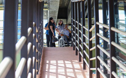 <p><strong>PROVIDING SOLUTIONS.</strong> Access ramp of EDSA-Philam bus carousel station in Quezon City, photo taken Friday (July 19, 2024).  The Metropolitan Manila Development Authority will temporary close this portion to give way to the installation of a wheelchair lift and other improvements. <em>(PNA photo by Robert Oswald P. Alfiler)</em></p>