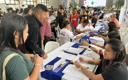 <p><strong>SERVICES FOR OFWs</strong>. The Department of Migrant Workers (DMW) launches the OFW Bagong Pilipinas Serbisyo Caravan in Mandaluyong City on Tuesday (July 23, 2024, On the same day, the DMW launched the OFW Serbisyo Caravan in Tarlac City. (Photo courtesy of DMW)</p>