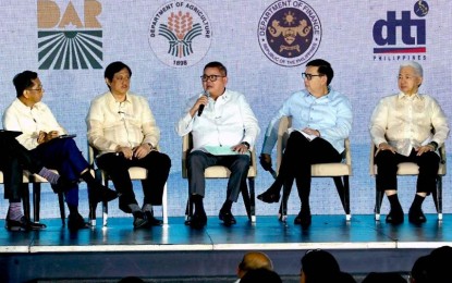 <p style="text-align: left;"><strong>FOOD SECURITY.</strong> Agriculture Secretary Francisco Tiu Laurel Jr. (center) cites priority programs to realize the food security targets of the Marcos administration during the post-State of the Nation Address (SONA) on Tuesday (July 23, 2024). He said these include plans to establish 1,500 permanent Kadiwa stores nationwide in the next three years. <em>(PNA photo by Ben Briones)</em></p>