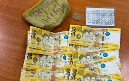 <p><strong>FAKE</strong>. The counterfeit 500-peso bills found in Libertad Market in Bacolod City last week. All 16 pieces were declared counterfeit by the Bangko Sentral ng Pilipinas-Bacolod Branch. <em>(Photo from Albee Benitez Facebook page)</em></p>