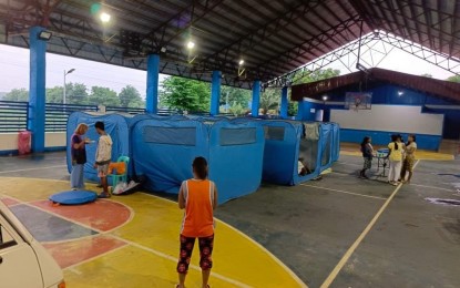 <p><span class="s3"><strong>EVACUATION</strong>. </span><span class="s1">Some 11 families evacuate in Alaminos City due to flooding and rising tide in their area on Thursday (July 25, 2024). A total of 109 families were evacuated in Pangasinan and La Union amid the onslaught of Super Typhoon Carina. </span><em><span class="s2">(Photo courtesy of Alaminos City LGU)</span></em></p>