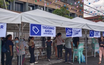 <p><strong>FESTIVAL OF SERVICES</strong>. Preparations for the Bagong Pilipinas Serbisyo Fair (BPSF) are ongoing at the Leyte Normal University in Tacloban City on Thursday (Aug. 1, 2024). At least 253,000 residents in Eastern Visayas will benefit from the BPSF in this city and five other sites in the region from Aug. 2 to 3. <em>(PNA photo by Sarwell Meniano)</em></p>